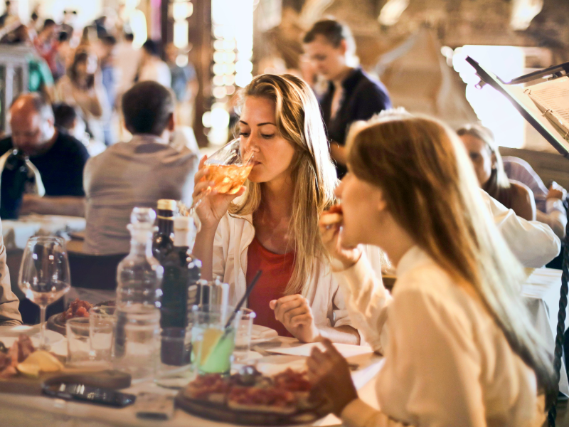 Lux Luxury Wet Wipes Restaurants